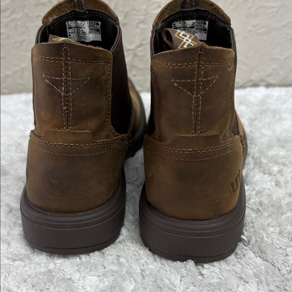 UGG Biltmore Chelsea Boots - Picture 7 of 11